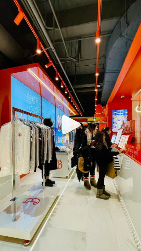 Toronto's first 'integrated lifestyle' bubble tea cafe opens at Eaton Centre